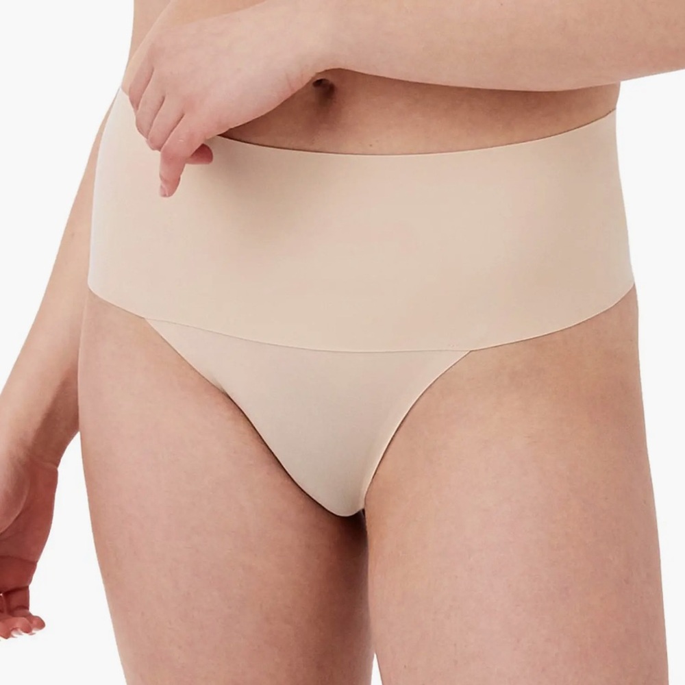 SPANX Undie-tectable Thong New